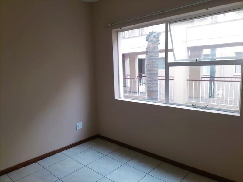 Discover This Marvelous Two Bedroom Flat in Southernwood - Photo 7