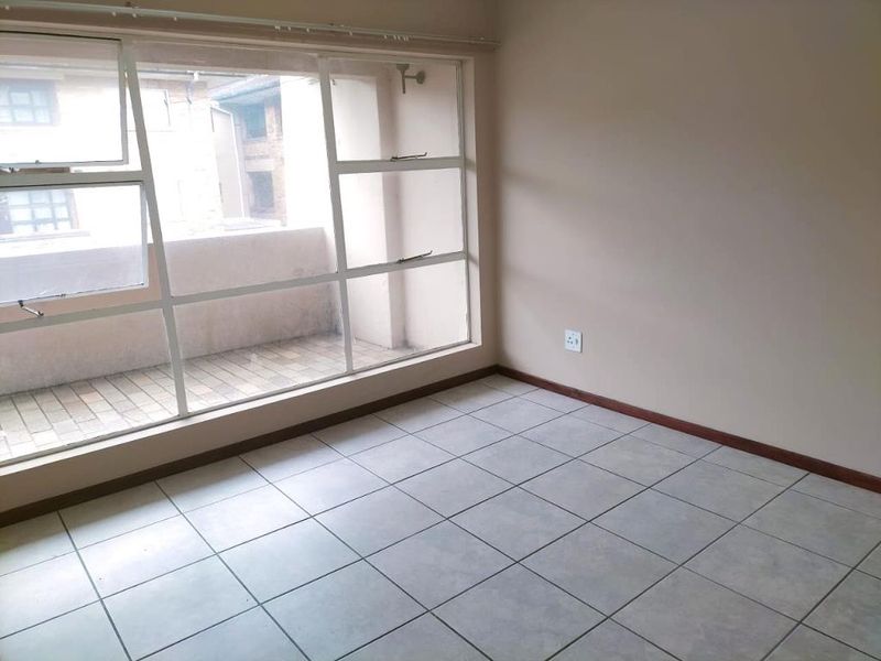 Discover This Marvelous Two Bedroom Flat in Southernwood - Photo 9