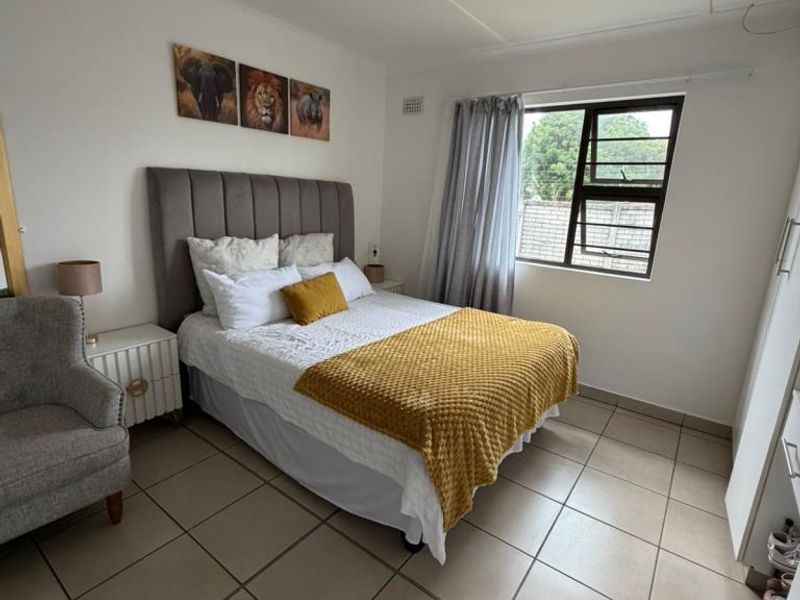 Beautiful 3 Bedroom Townhouse in Laila Sands, Gonubie - Photo 7