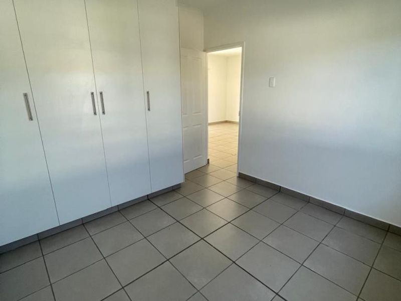 Neat two-bedroom townhouse in Dayna Crescent, Gonubie  - Photo 6