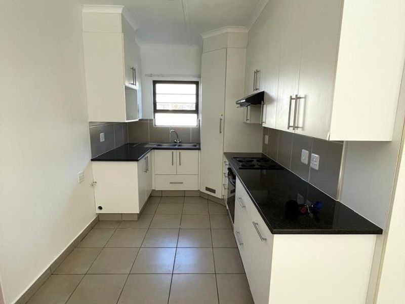 Neat two-bedroom townhouse in Dayna Crescent, Gonubie  - Photo 2