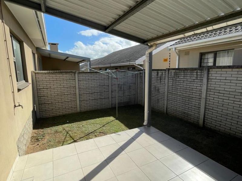 Neat two-bedroom townhouse in Dayna Crescent, Gonubie  - Photo 9