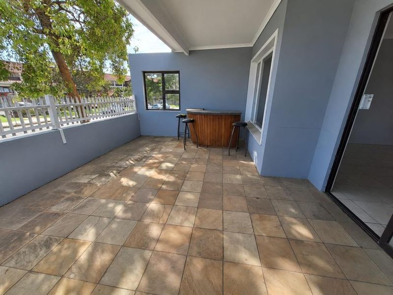 Gorgeous two-bedroom flat to rent in David Court, Berea - Photo 10