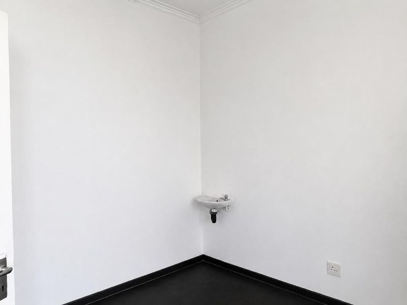 Spacious Room For Rent in Quigney - Photo 3