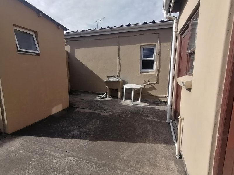 Spacious Room For Rent in Quigney - Photo 5