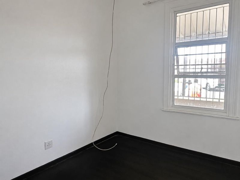 Spacious Room For Rent in Quigney - Photo 2