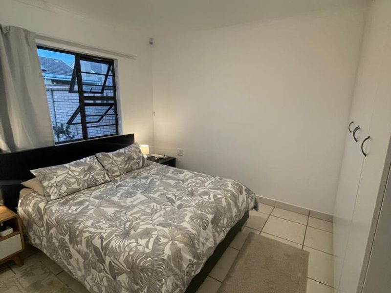 Neat two-bedroom townhouse to rent in Tyson Place, Gonubie - Photo 7