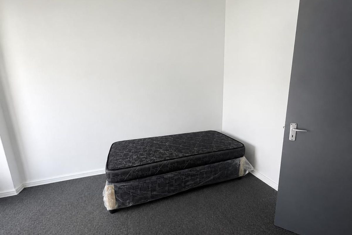 Semi-furnished rooms to rent in Tutton Terrance, Quigney  - Photo 5