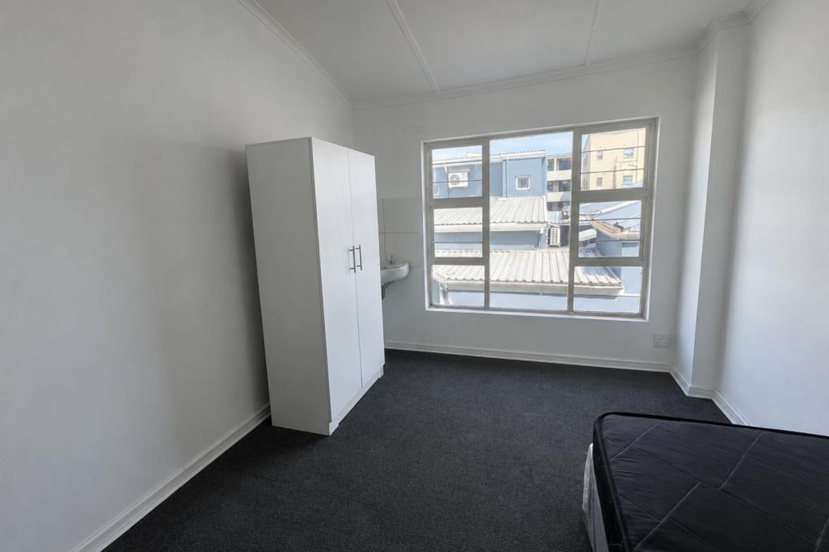 Semi-furnished rooms to rent in Tutton Terrance, Quigney  - Photo 4
