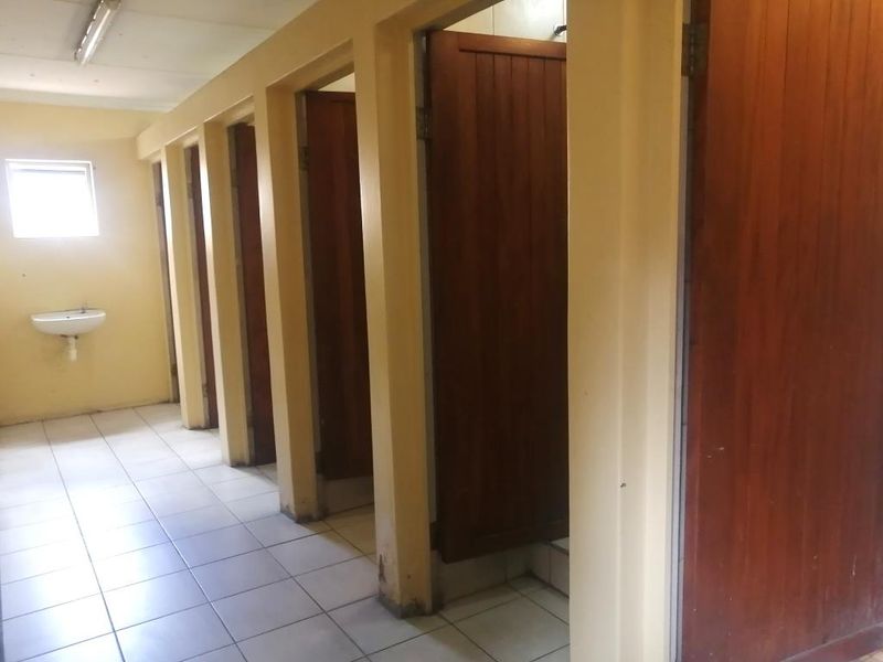 Fantastic Room to Rent in Moore Street, Quigney  - Photo 6