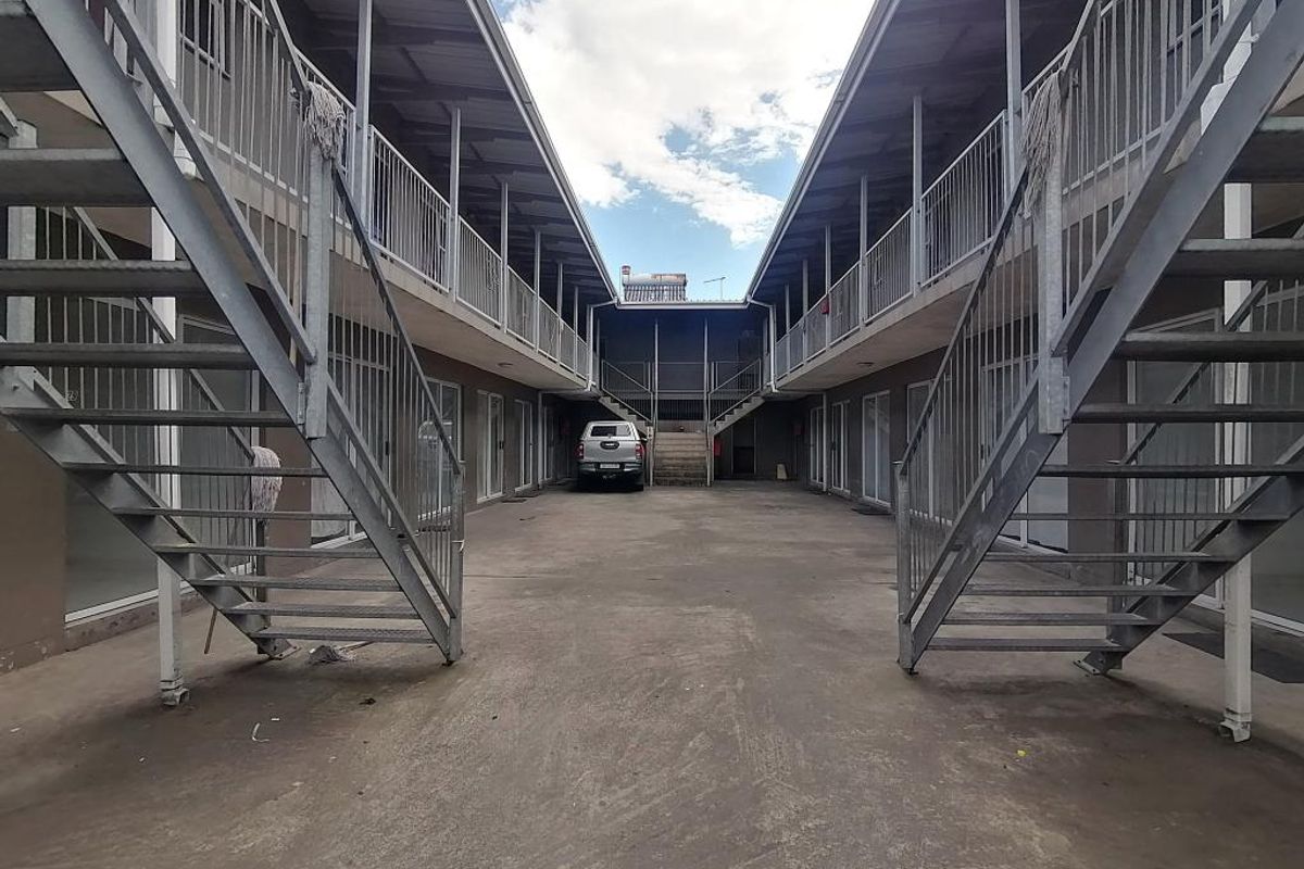 Fantastic Room to Rent in Moore Street, Quigney  - Photo 2