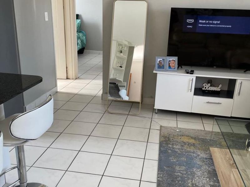 Modern Two Bedroom Flat for Rent in Gonubie - Photo 4