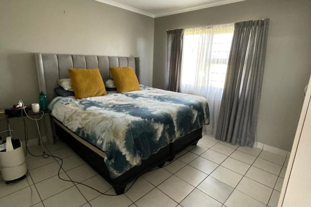 Modern Two Bedroom Flat for Rent in Gonubie - Photo 5