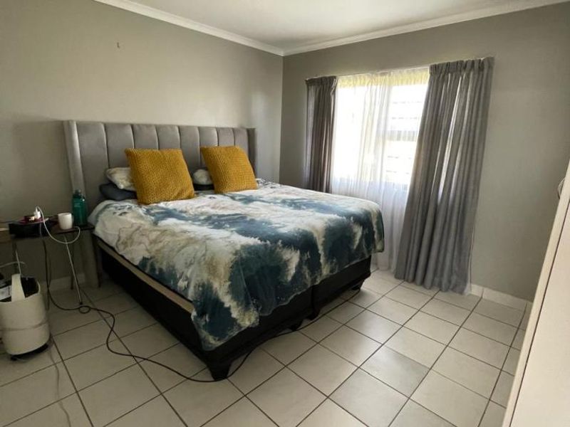 Modern Two Bedroom Flat for Rent in Gonubie - Photo 5