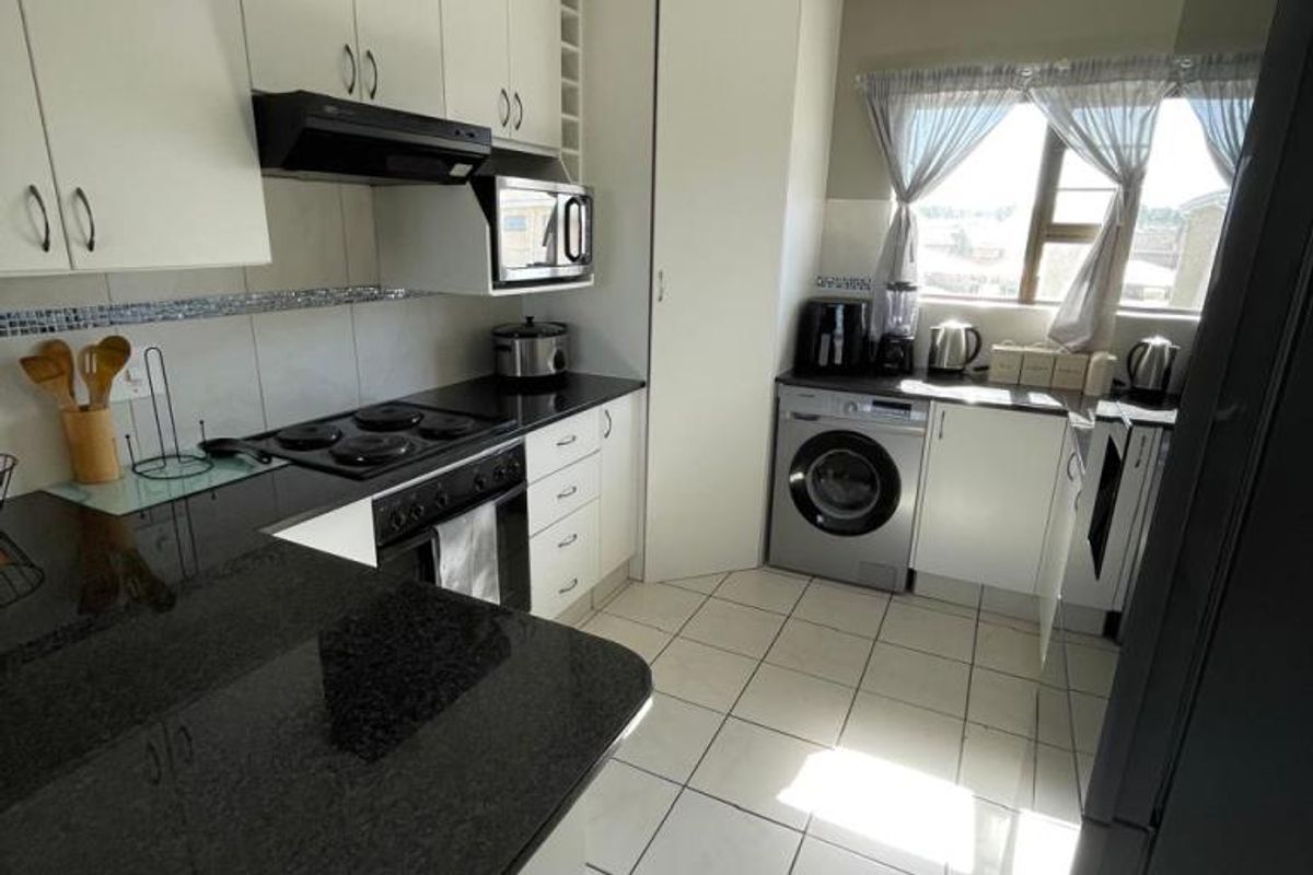 Modern Two Bedroom Flat for Rent in Gonubie - Photo 2
