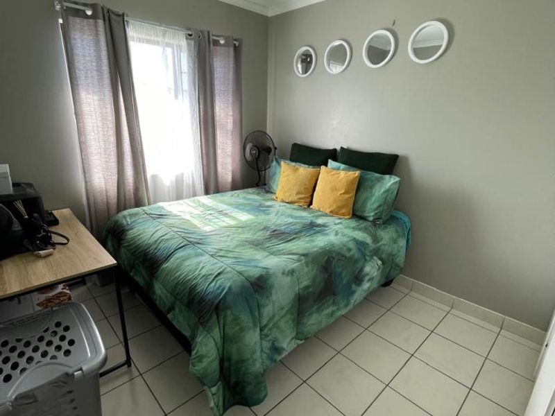 Modern Two Bedroom Flat for Rent in Gonubie - Photo 7