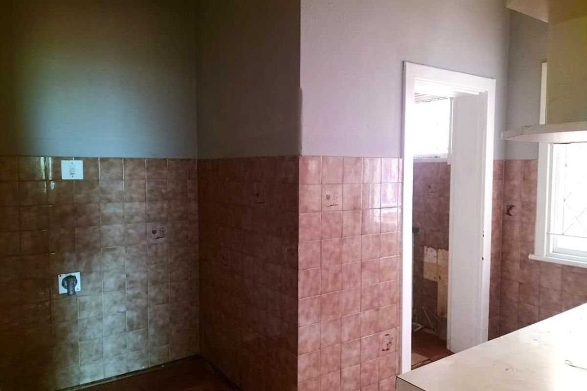 For Rent: Spacious Two Bedroom Flat With Garage in Balmoral Mansions, Quigney - Photo 4