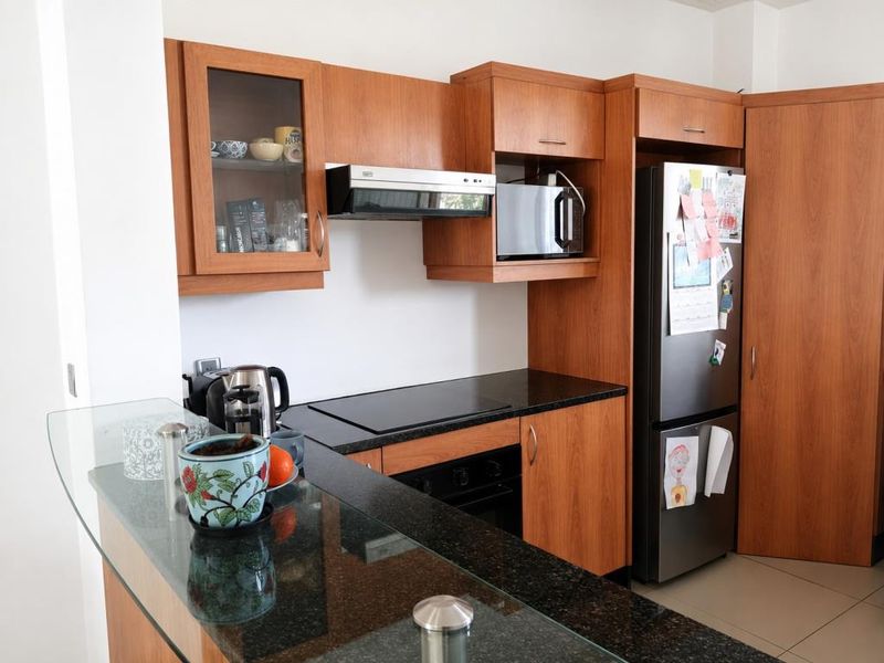 Charming 3-Bedroom Townhouse in Furstenburg Terrace, Nahoon - Photo 2