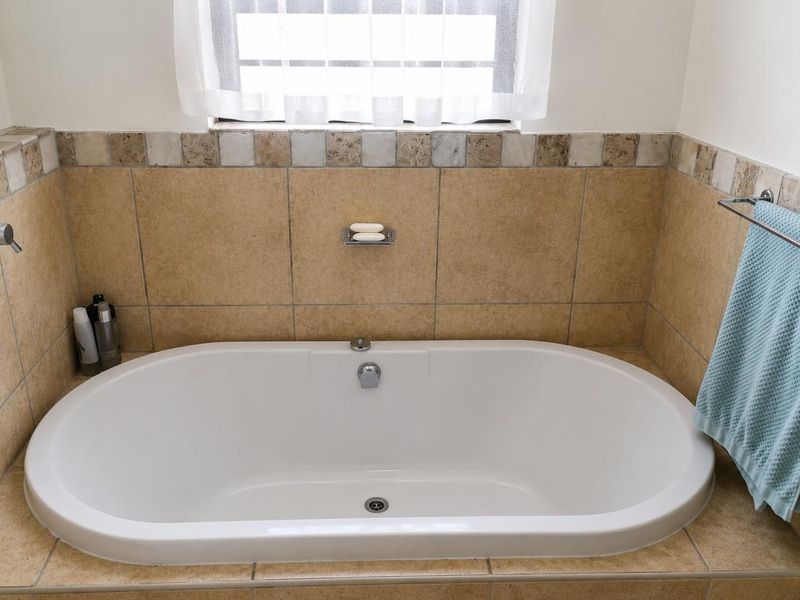 Charming 3-Bedroom Townhouse in Furstenburg Terrace, Nahoon - Photo 9