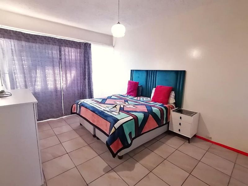 Spacious One Bedroom Apartment in Edcoma Court, Southernwood - Photo 7