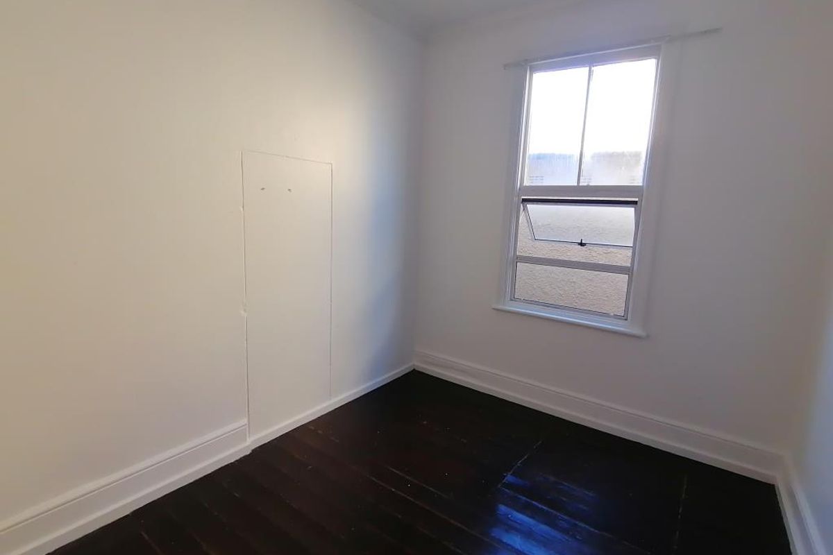 Neat room to rent in Browning Street, Quigney  - Photo 4