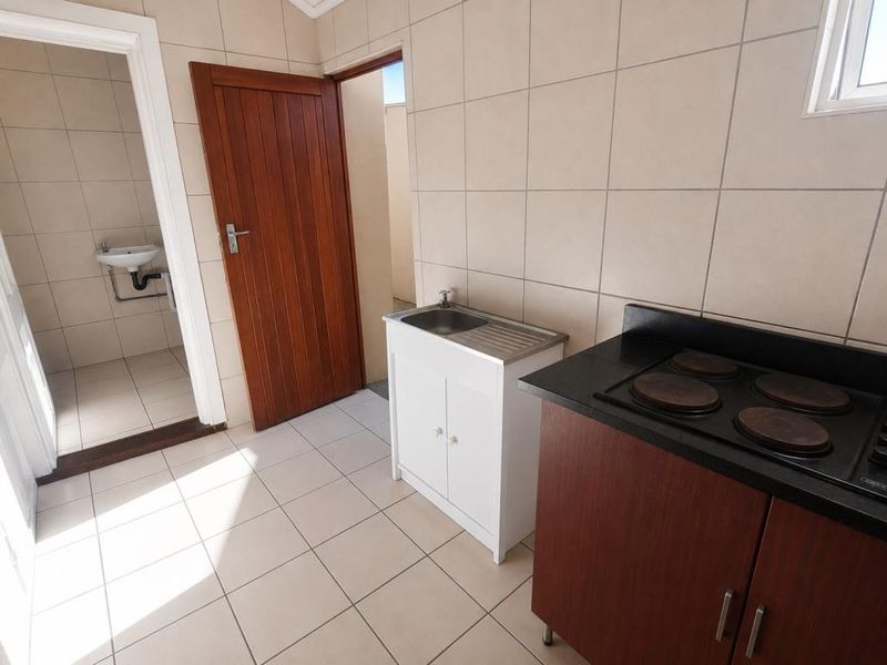 Neat room to rent in Browning Street, Quigney  - Photo 6