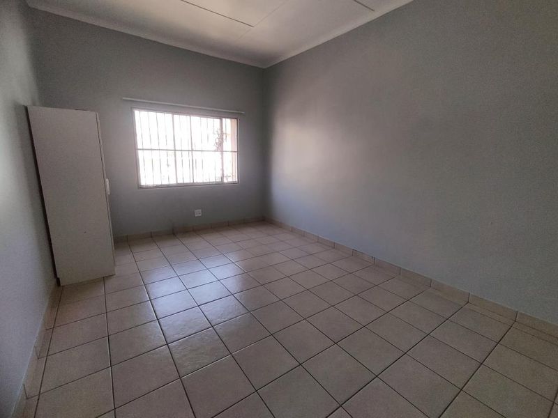 Room to Rent in North Street, Central East London - Photo 2