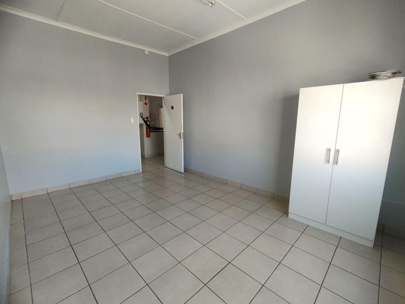 Room to Rent in North Street, Central East London - Photo 3