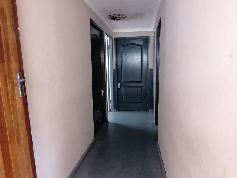 Neat Room to rent in Longfellow Street, Quigney - Photo 5