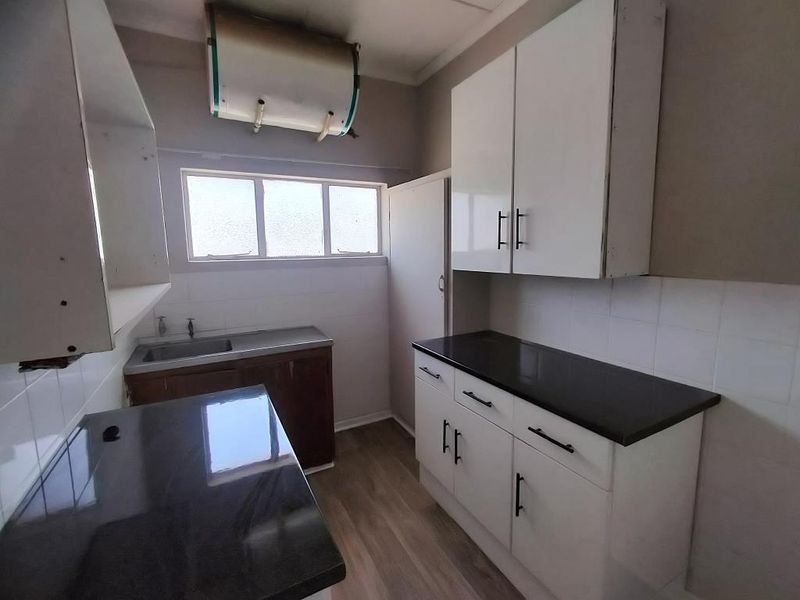 Cozy bachelor flat in Mount Nelson, Southernwood - Photo 4