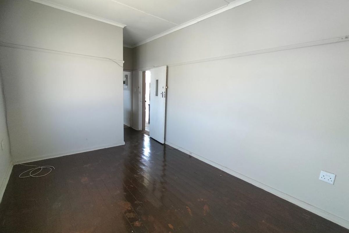 Cozy bachelor flat in Mount Nelson, Southernwood - Photo 3