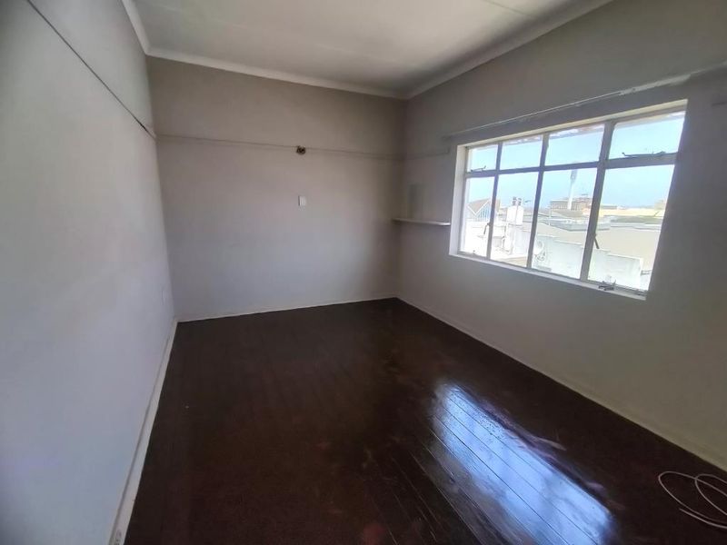 Cozy bachelor flat in Mount Nelson, Southernwood - Photo 2