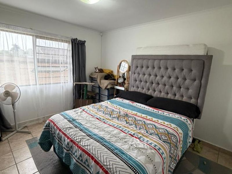 Charming two-bedroom townhouse in Double Delight Crescent, Gonubie - Photo 7