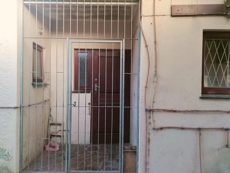 Room to Rent in Warwick Road, Vincent |Security |Convenient - Photo 2