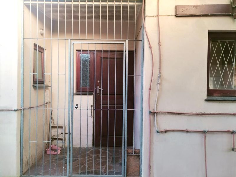 Neat room to rent in Warwick Road, Vincent  - Photo 2