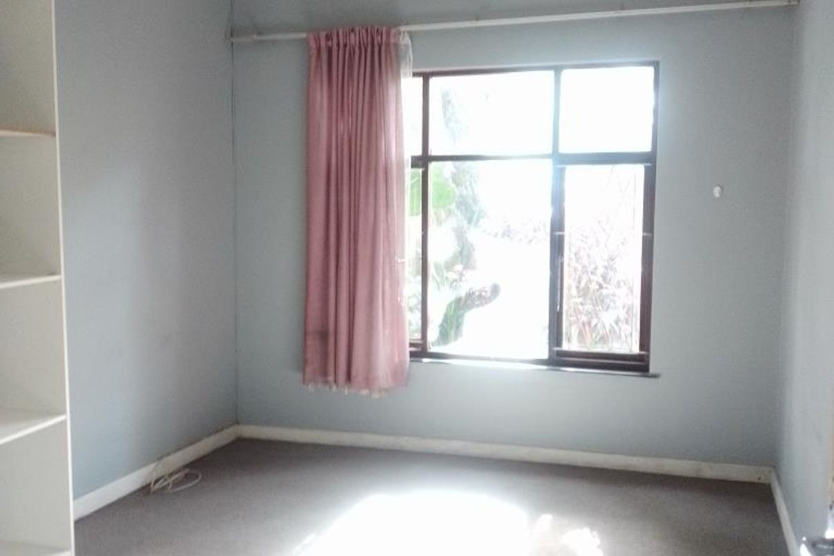 Neat room to rent in Warwick Road, Vincent  - Photo 4