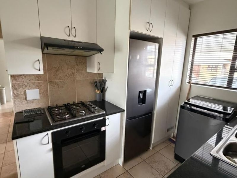 Modern 2-Bedroom Ground Floor Apartment Available Immediately – Arum Sands, Gonubie - Photo 5
