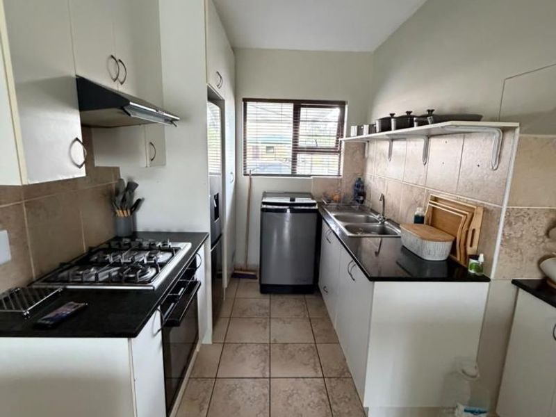 Modern 2-Bedroom Ground Floor Apartment Available Immediately – Arum Sands, Gonubie - Photo 2