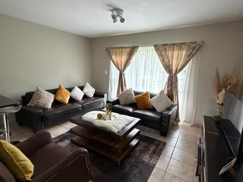 Modern 2-Bedroom Ground Floor Apartment Available Immediately – Arum Sands, Gonubie - Photo 3