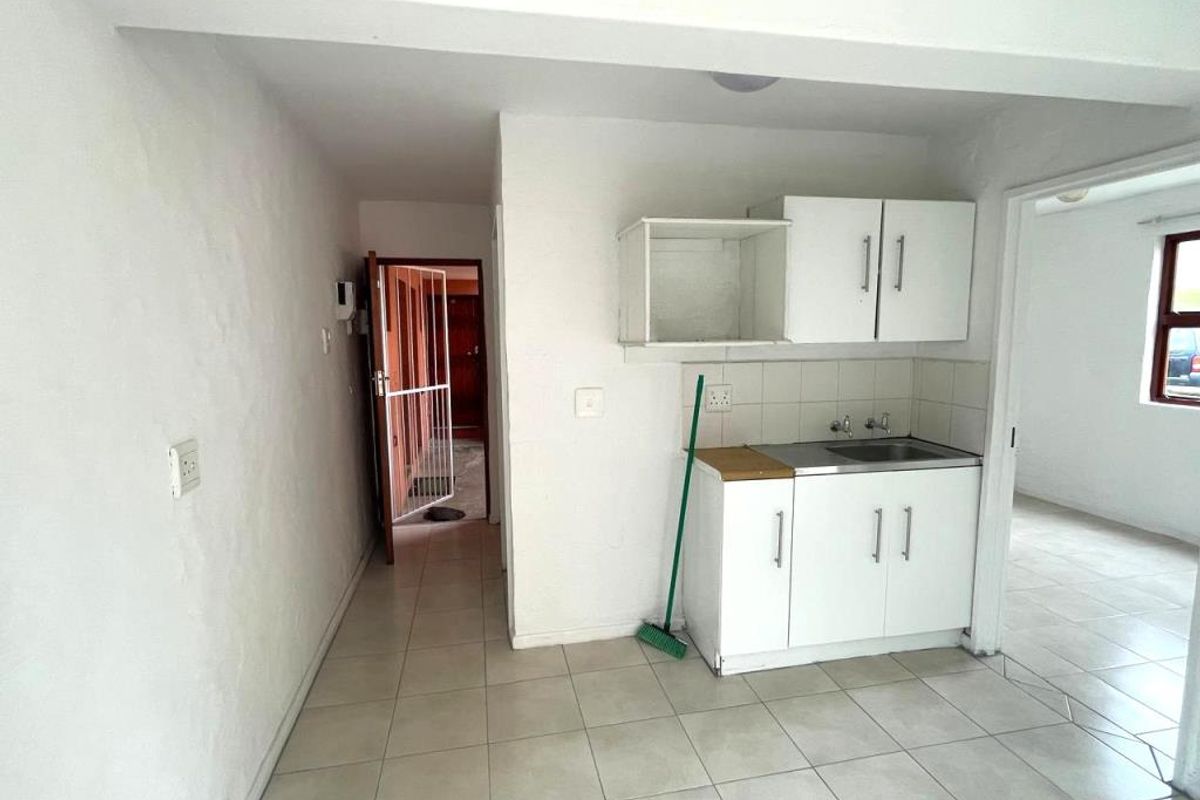 Two Bedroom Flat for Rent| Sohco Village| Amalinda| Secure parking - Photo 4