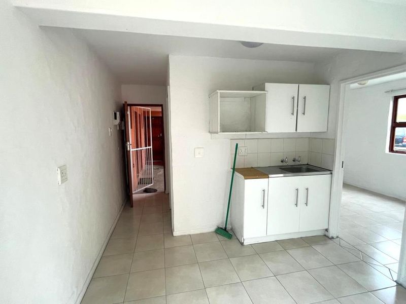 Two Bedroom Flat for Rent| Sohco Village| Amalinda| Secure parking - Photo 4