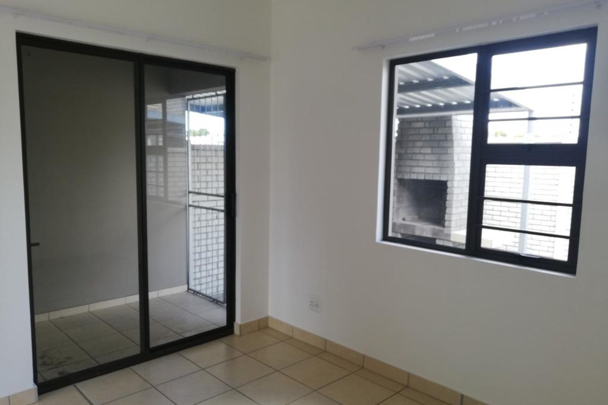 Charming one-bedroom townhouse in Skyla Place, Gonubie - Photo 4