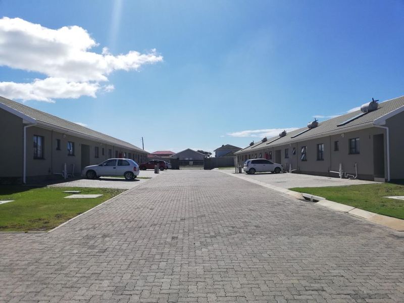 Charming one-bedroom townhouse in Skyla Place, Gonubie - Photo 9