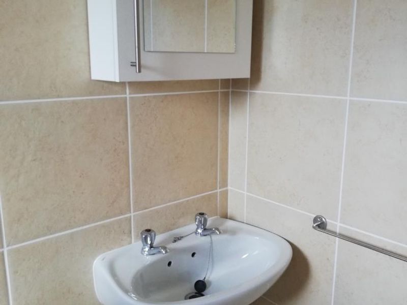 Charming one-bedroom townhouse in Skyla Place, Gonubie - Photo 7