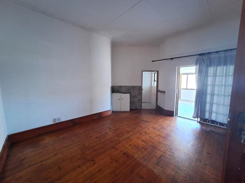 Spacious Room to Rent| Inverleith Terrace, Quigney - Photo 2