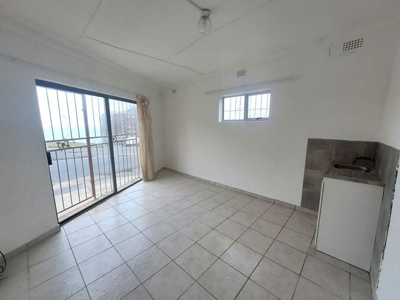 Affordable room to rent in Inverleith Terrace, Quigney - Photo 3