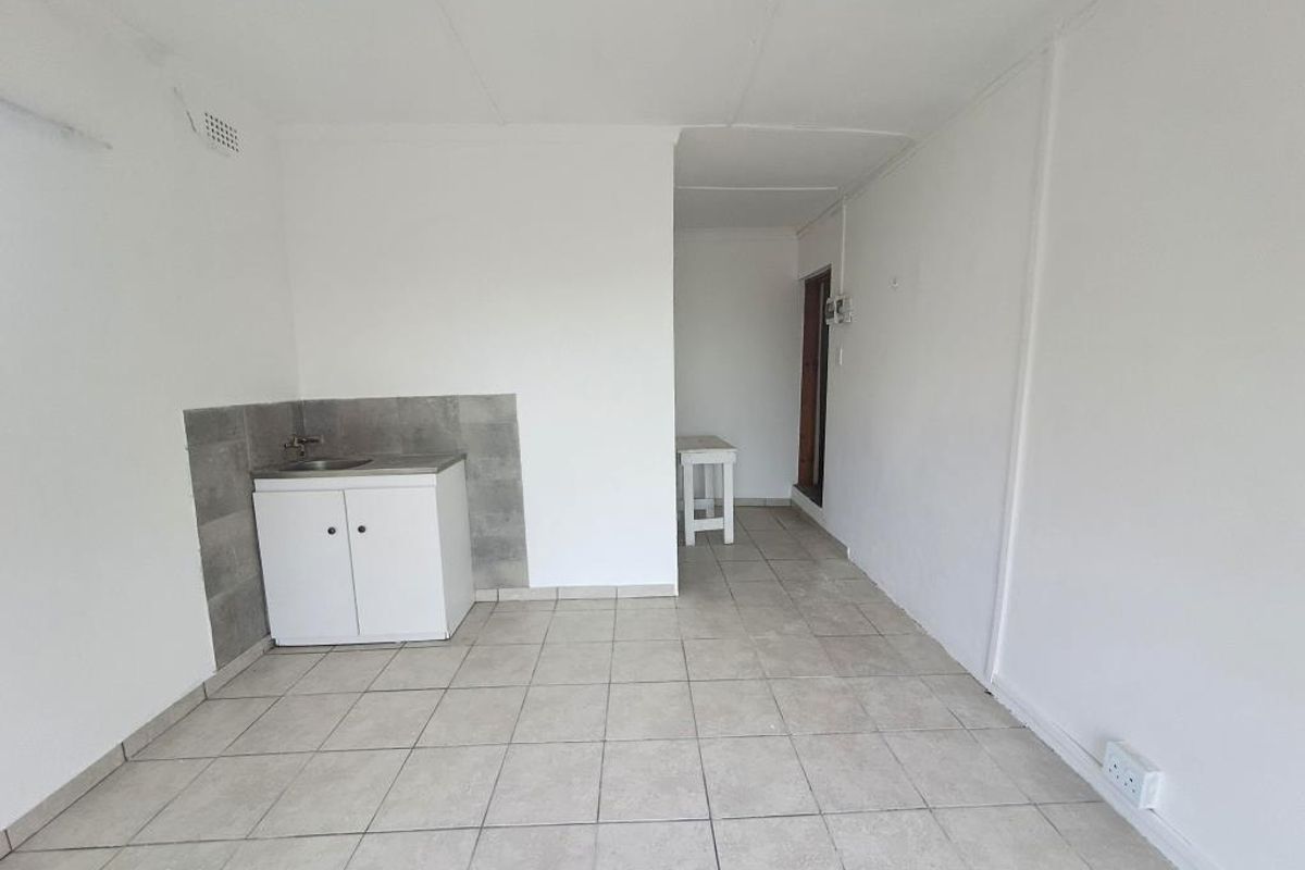 Affordable room to rent in Inverleith Terrace, Quigney - Photo 4