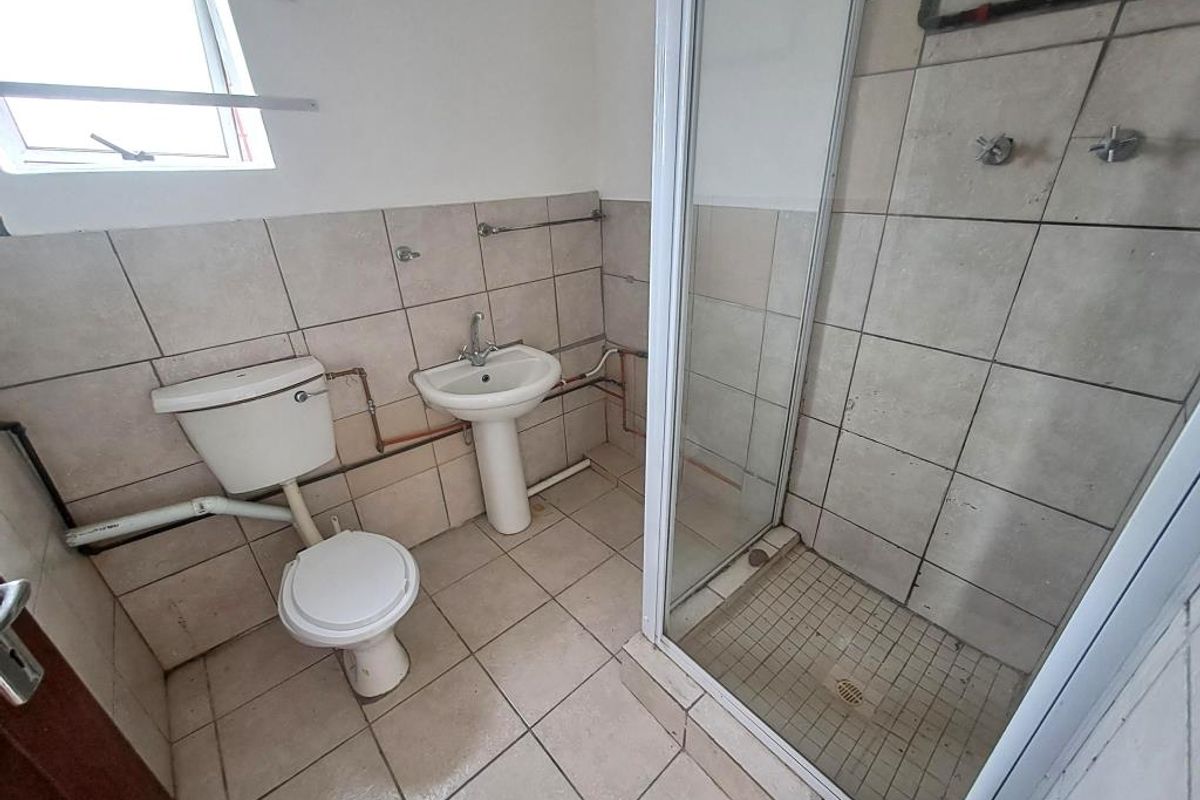 Affordable room to rent in Inverleith Terrace, Quigney - Photo 5