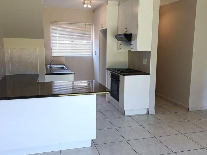 Neat Two Bedroom Apartment For Rent In Arum Sands, Gonubie - Photo 4