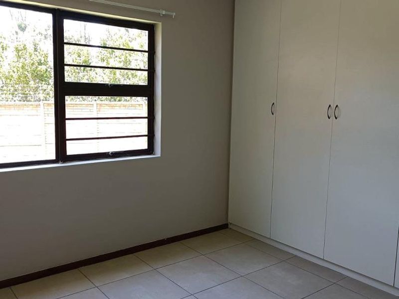 Neat Two Bedroom Apartment For Rent In Arum Sands, Gonubie - Photo 7